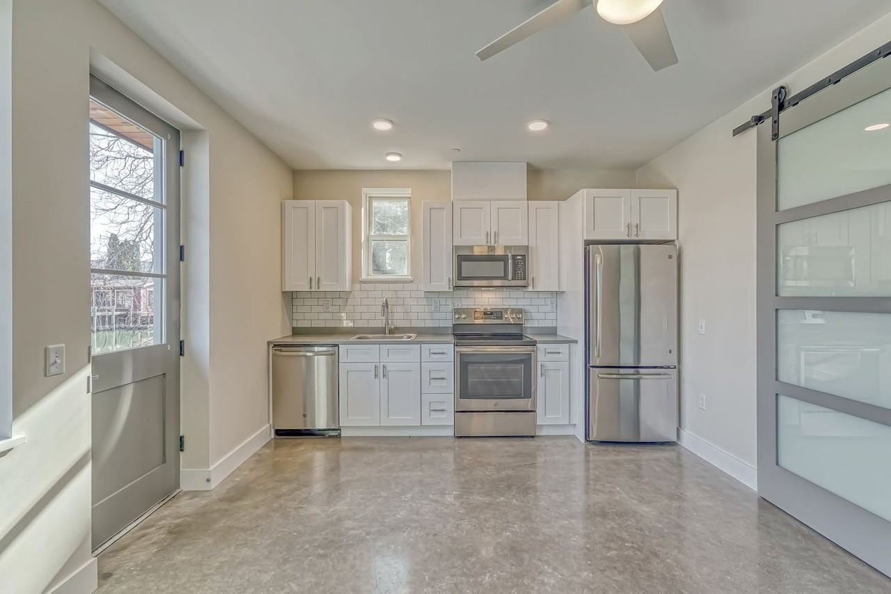 323 Taughannock Boulevard - Photo 2 of 21