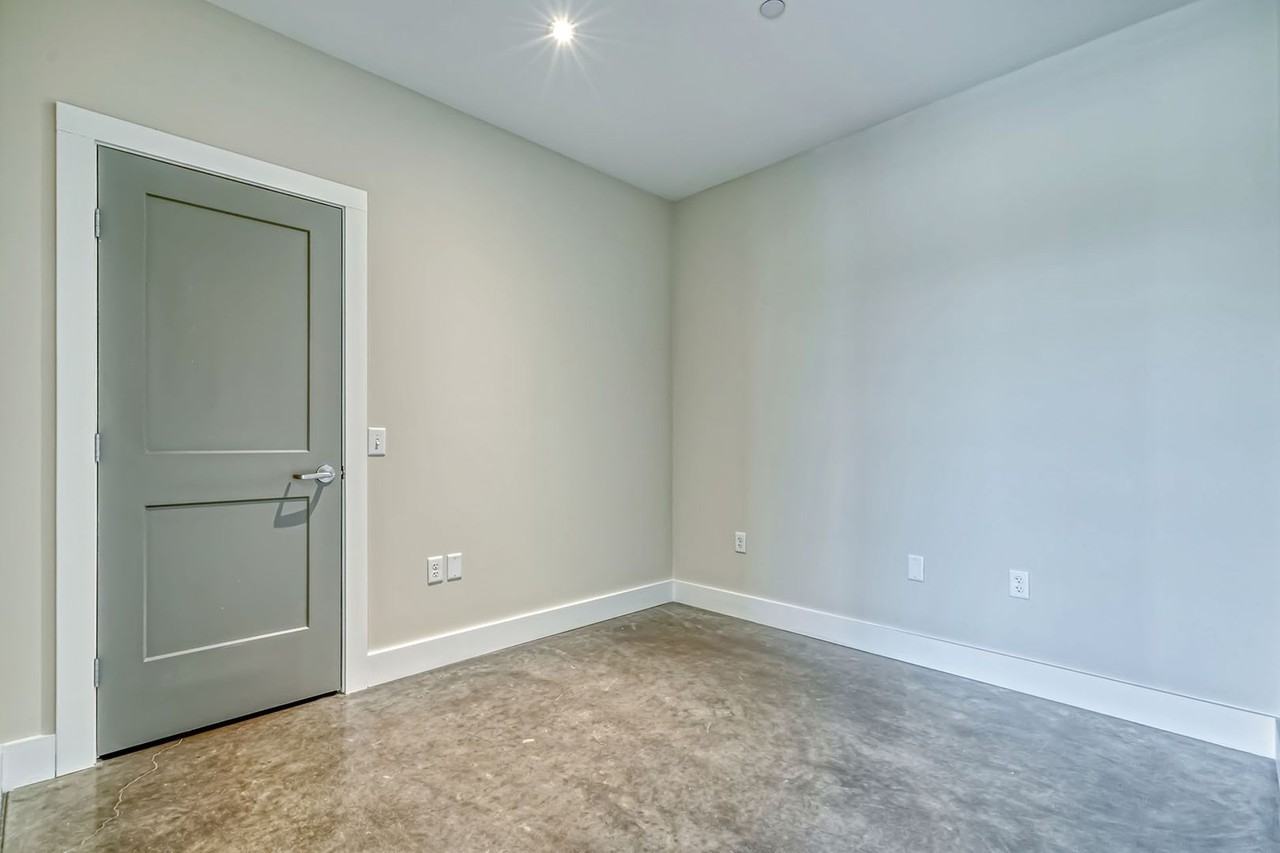 323 Taughannock Boulevard - Photo 7 of 21