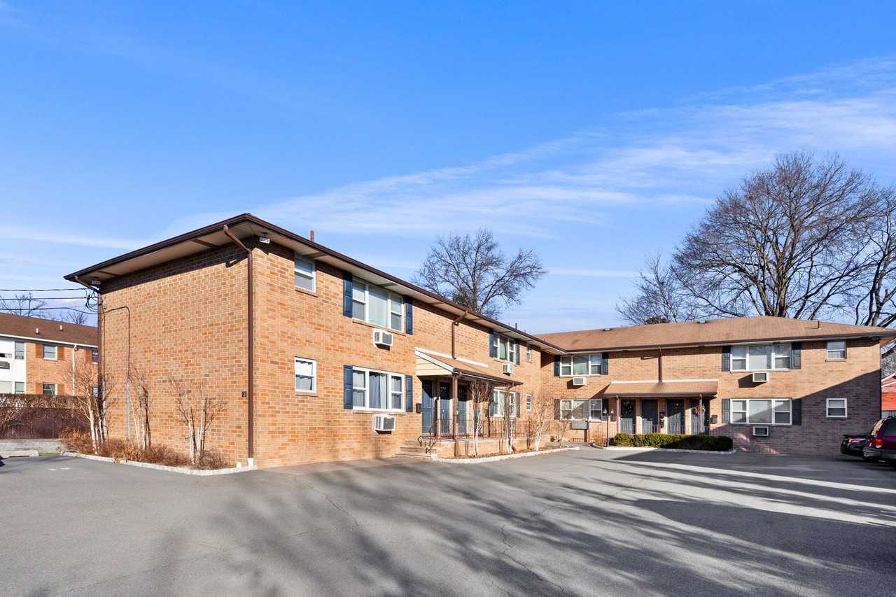 Royal Ave Apartments - Photo 2 of 2