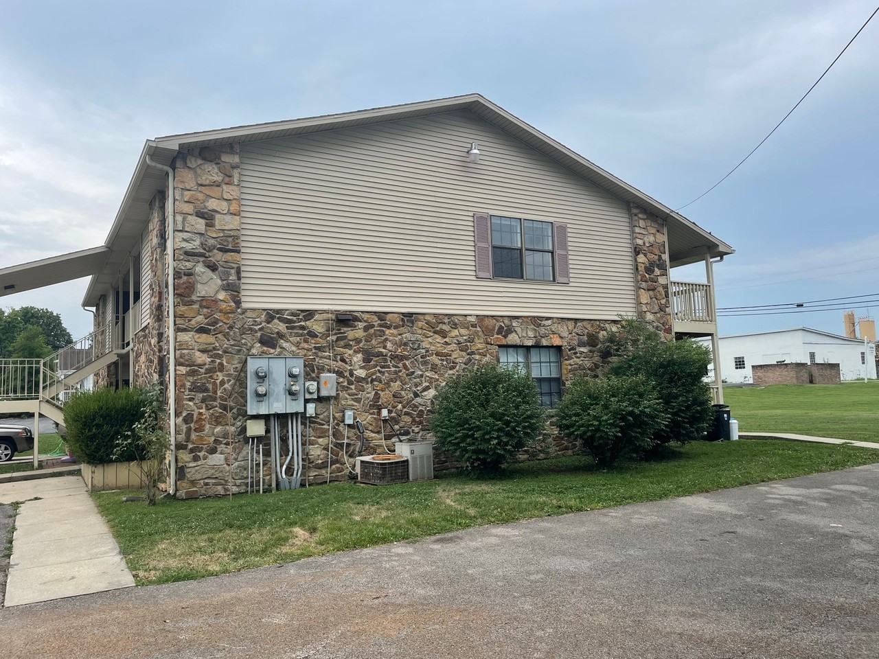 Maple Avenue Fourplexes - Photo 3 of 5