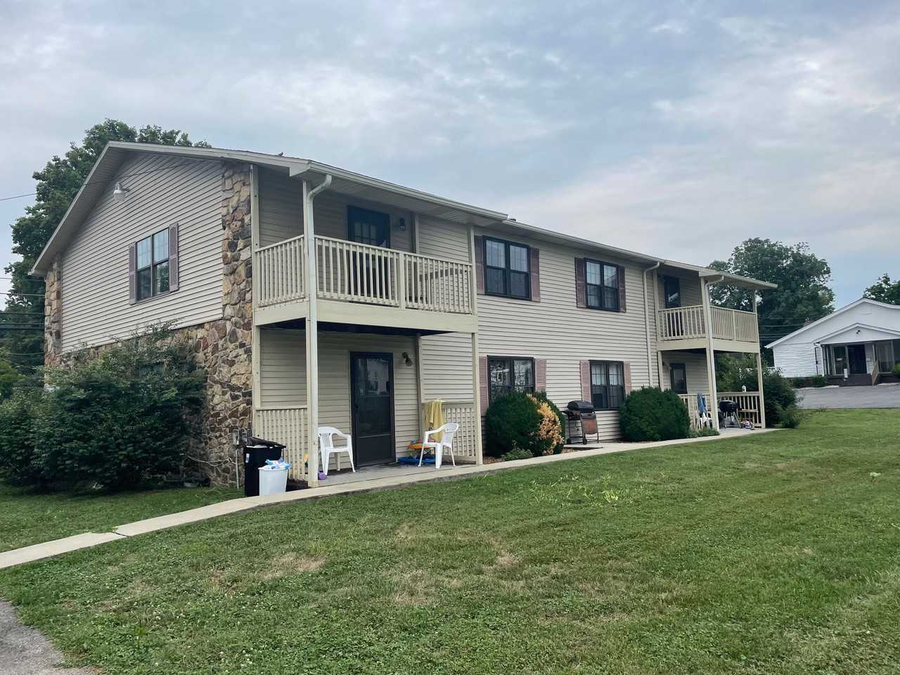 Maple Avenue Fourplexes - Photo 4 of 25