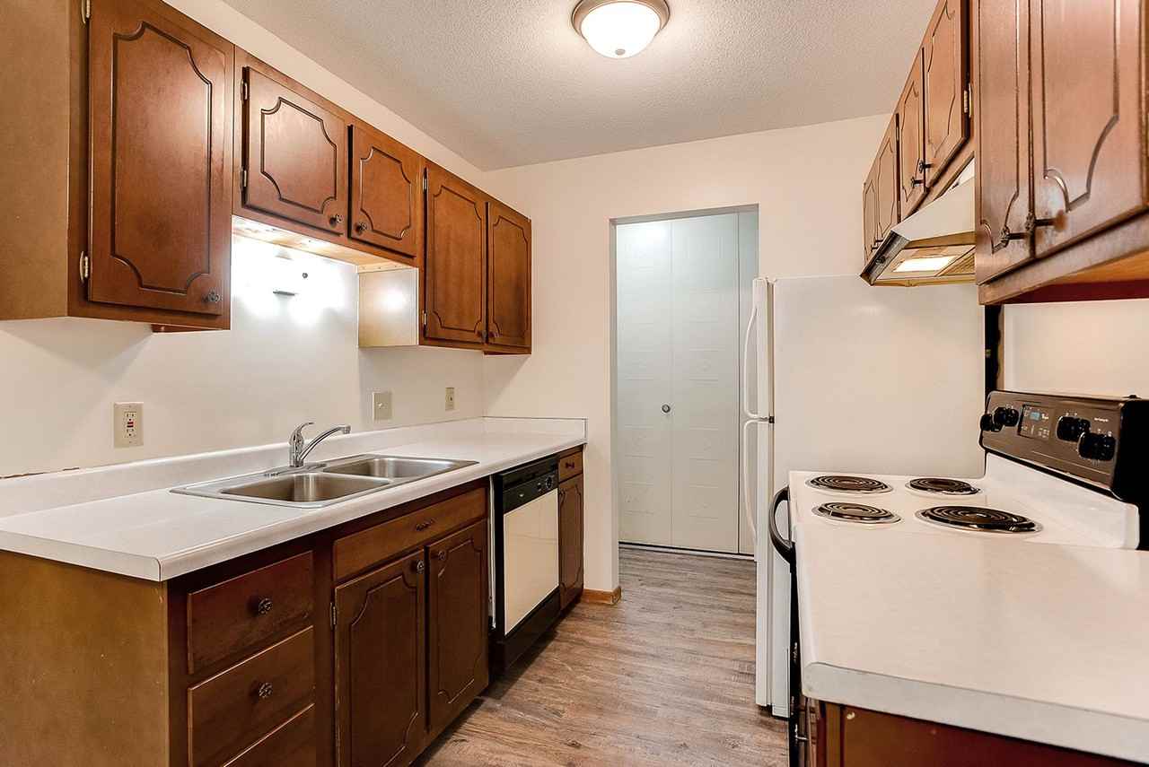 Cambridge Court Apartments - Photo 5 of 17