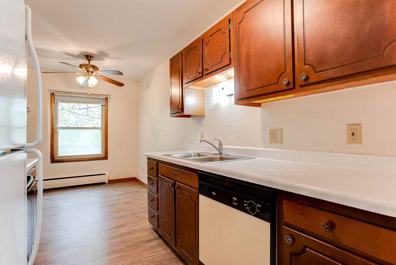 Cambridge Court Apartments - Photo 6 of 17