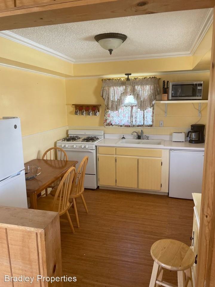 Cottages In Tombstone - Photo 3 of 7