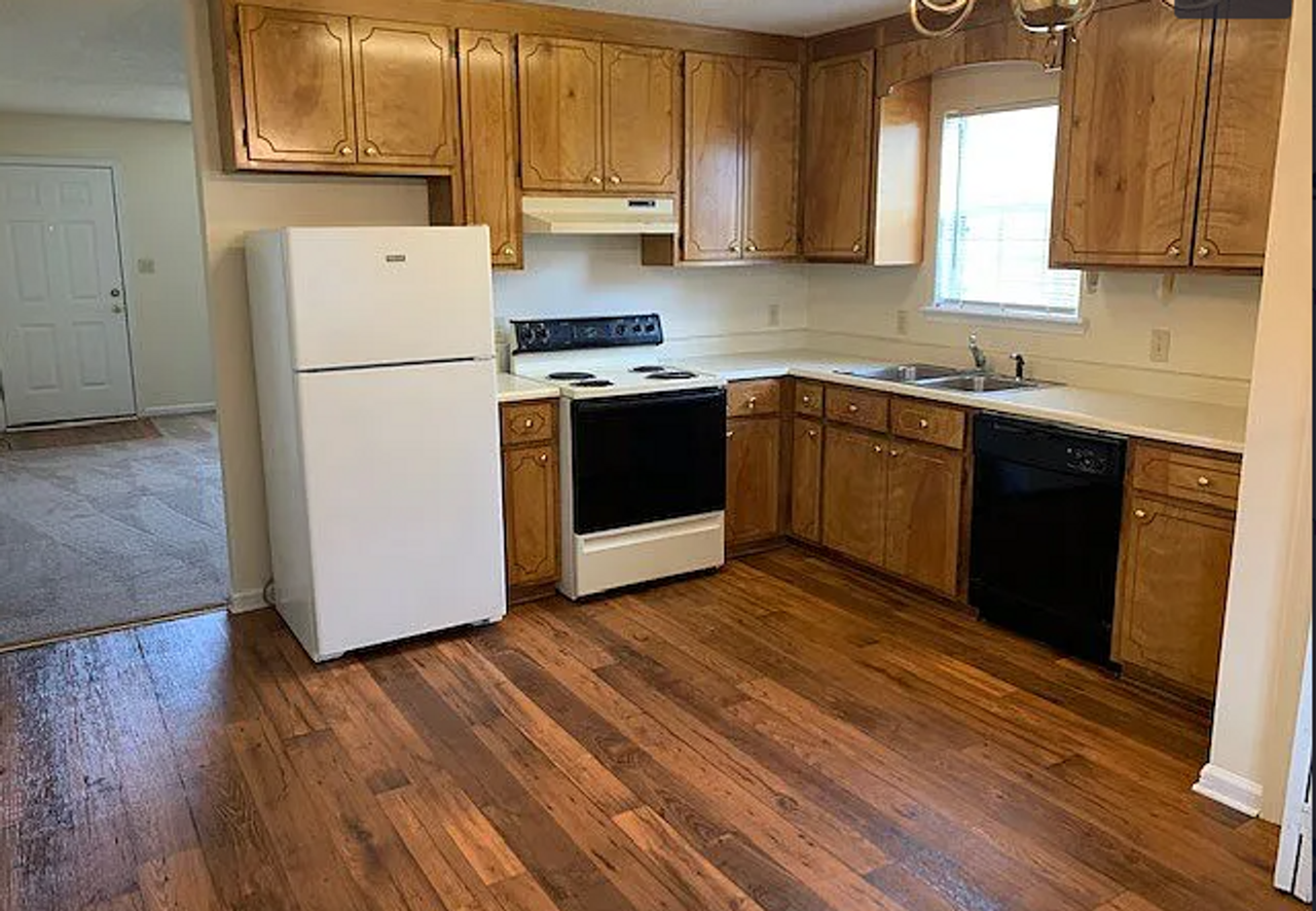 Village Green Apartments - Photo 3 of 7