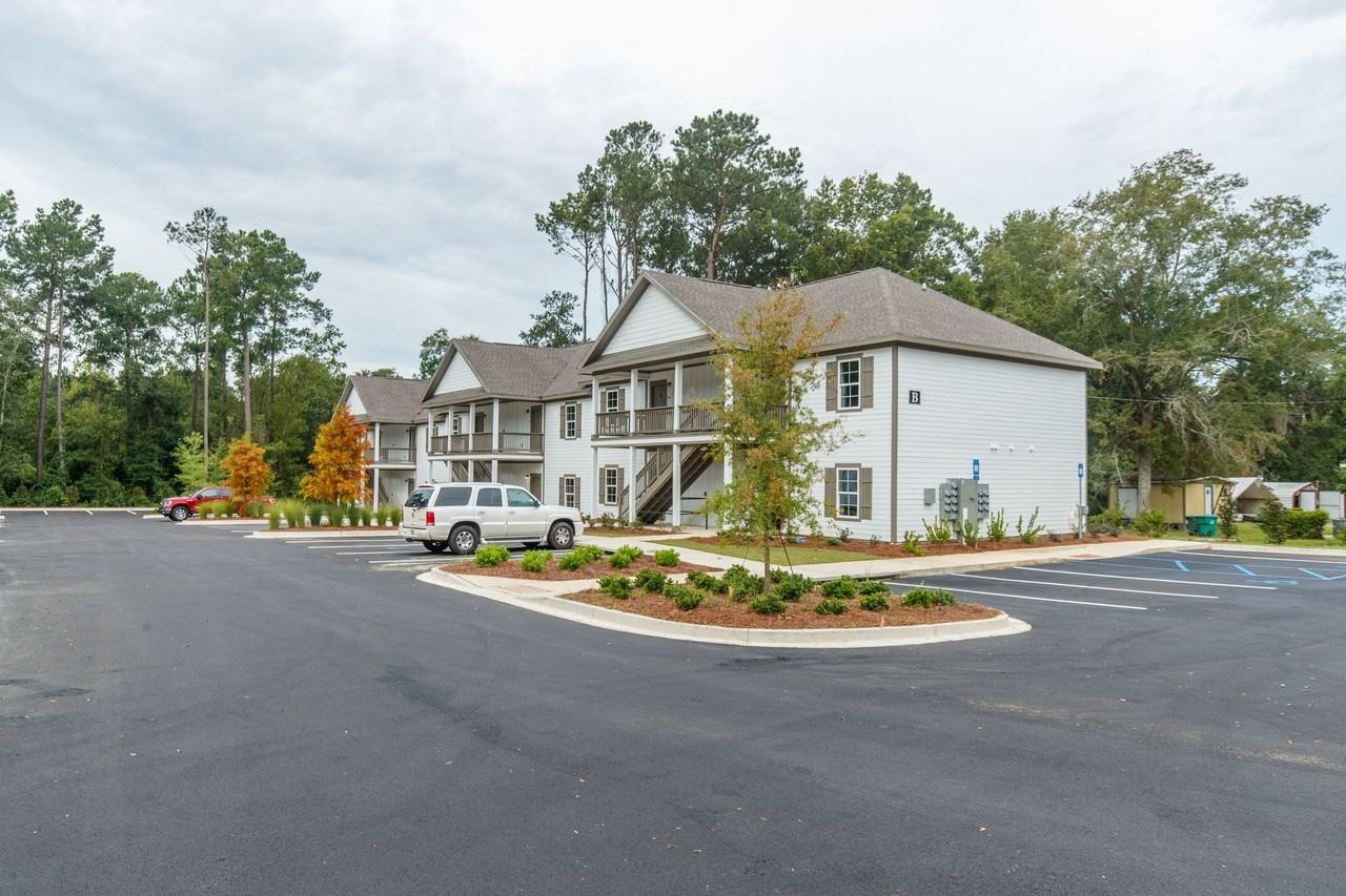 1023 1023 W. Gordon  - A1 #A1 - Photo 5 of 33