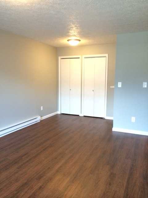 The Manhattan - Photo 4 of 21