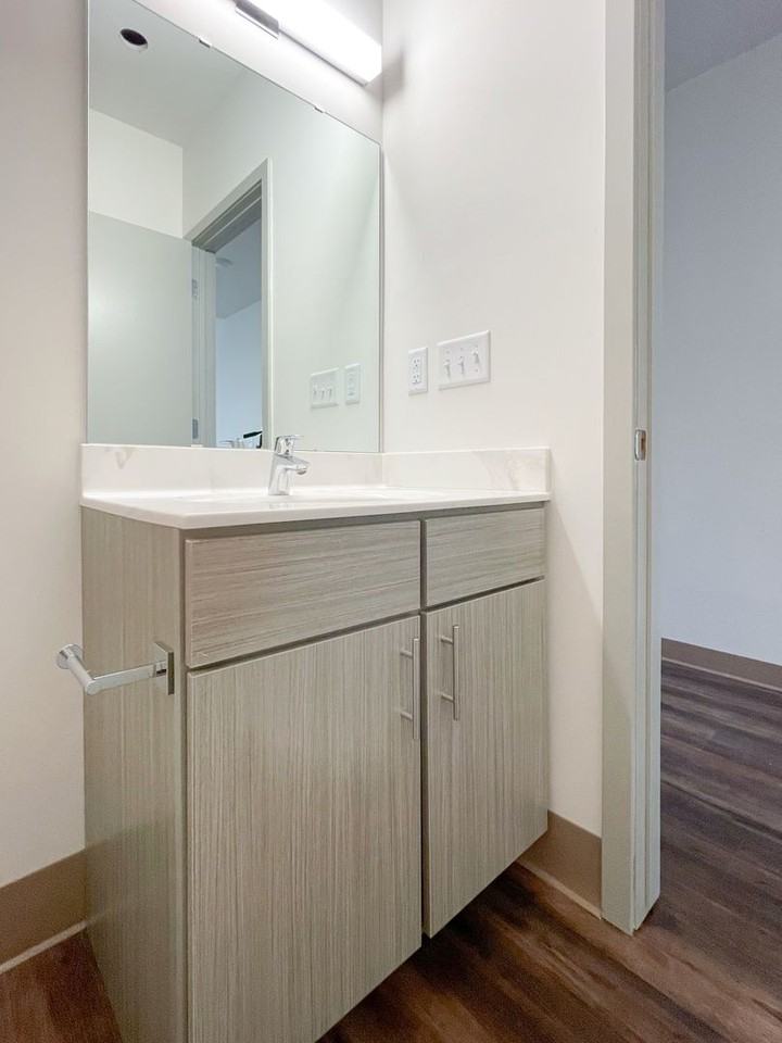 Gateway Lofts II - Photo 5 of 11