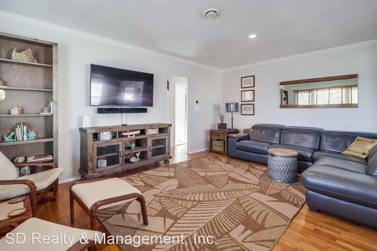 984 Catalina Blvd - Photo 3 of 38