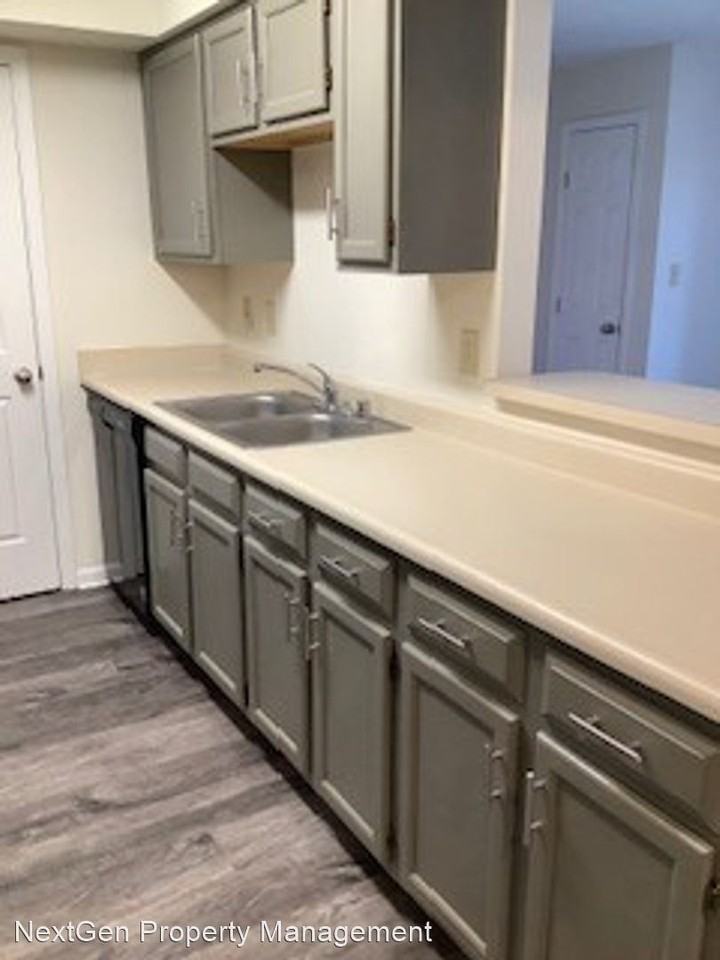 1100 W Main Street - Photo 3 of 43