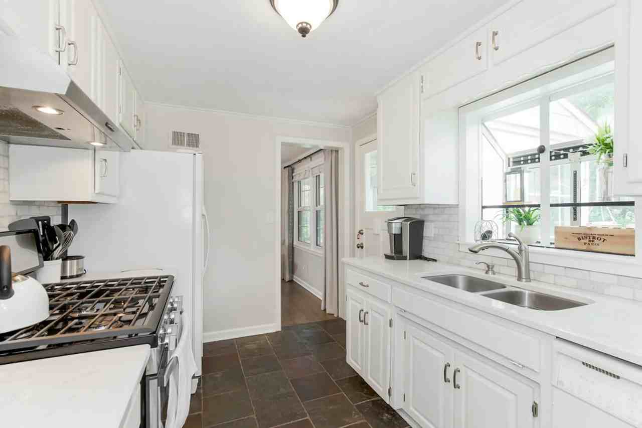 4116 W 69th Ter - Photo 3 of 24