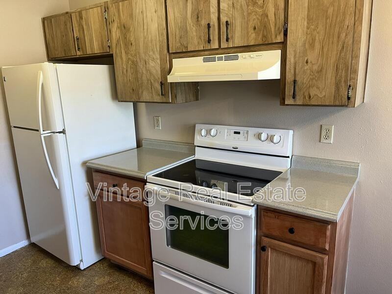 7708 Gulf Ct - Photo 4 of 29