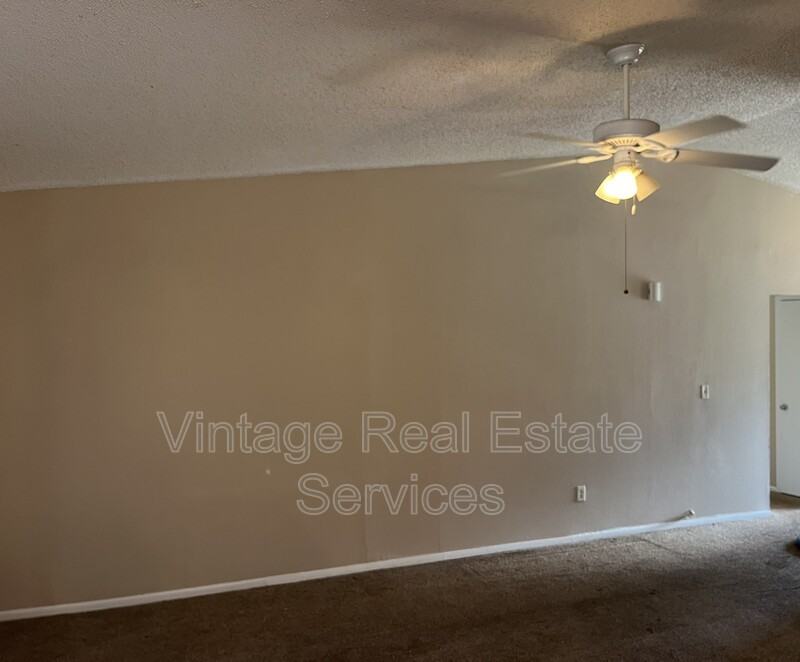 7708 Gulf Ct - Photo 6 of 29