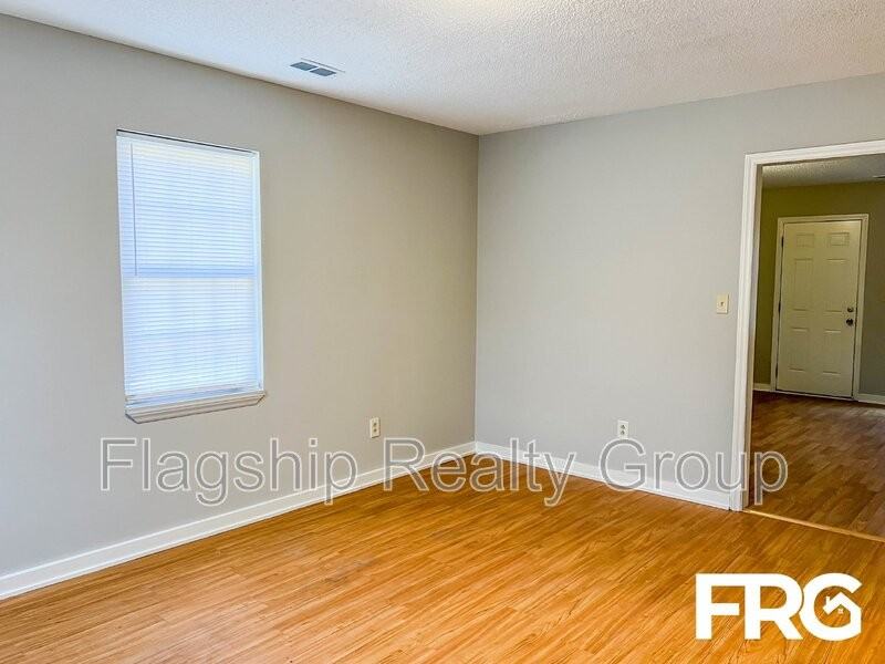 202 Connie Cir - Photo 3 of 23