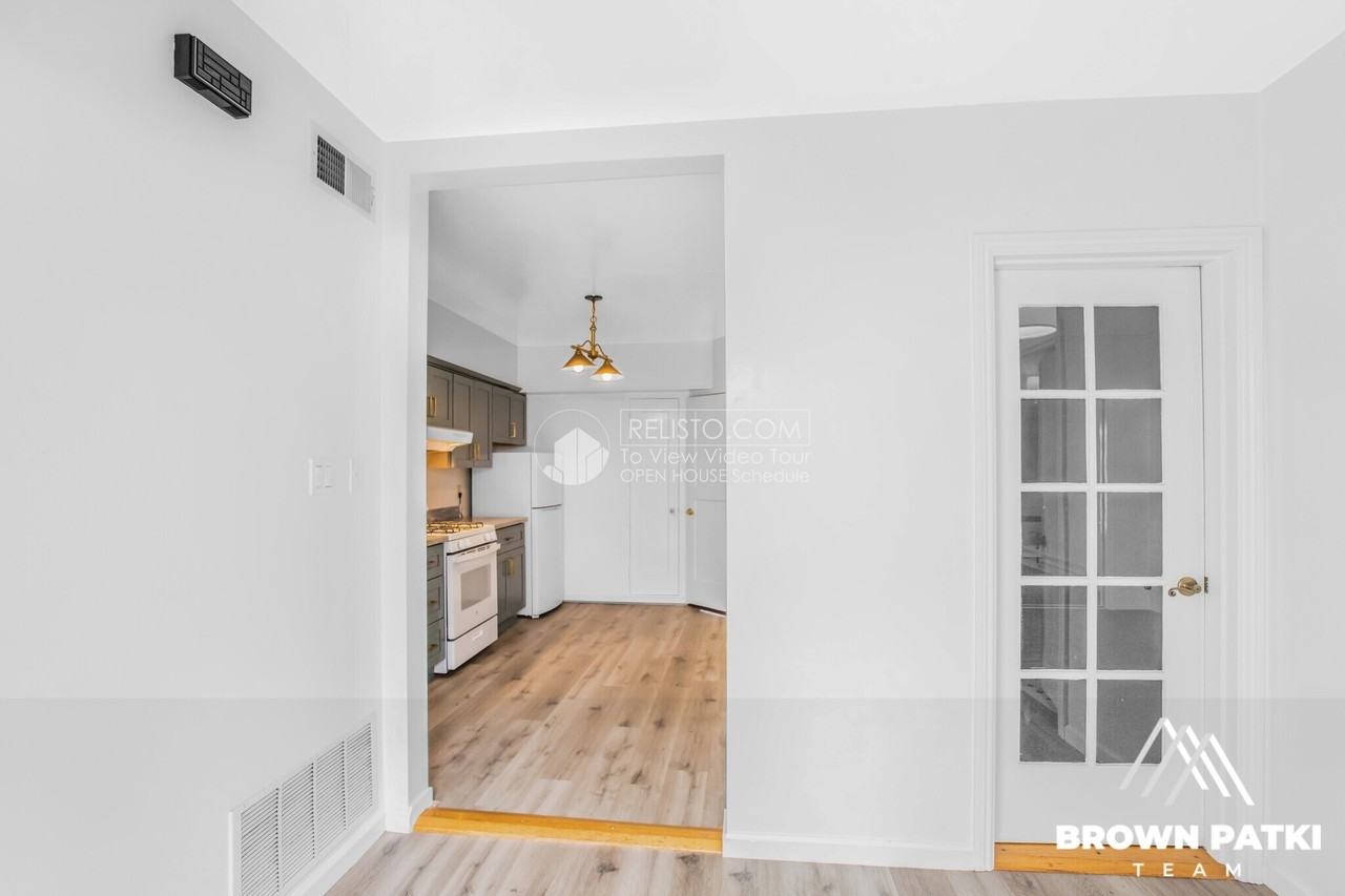 323 15th Ave #B - Photo 3 of 21