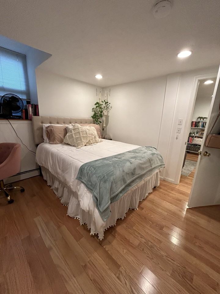 24 Peterborough St #F - Photo 3 of 31