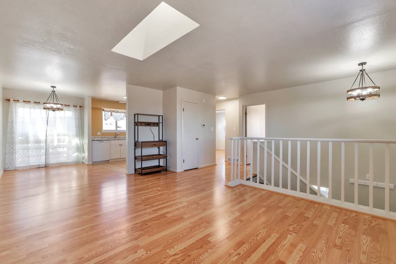 1441 Pike St - Photo 3 of 27