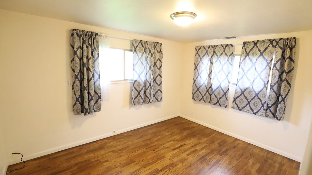 1429 Se Cherry Ln - Photo 6 of 12