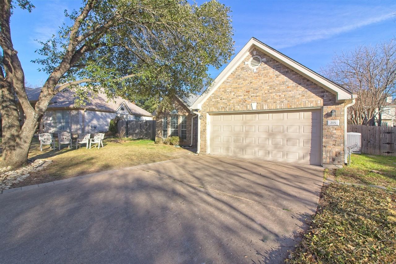 215 Rio Vista Dr - Photo 2 of 30