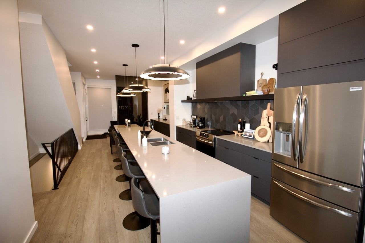 9113 142 St Nw - Photo 3 of 36