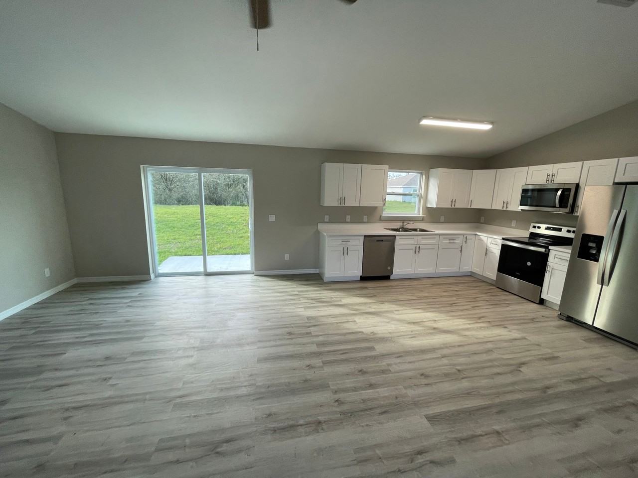 2519 72nd St W - Photo 3 of 20