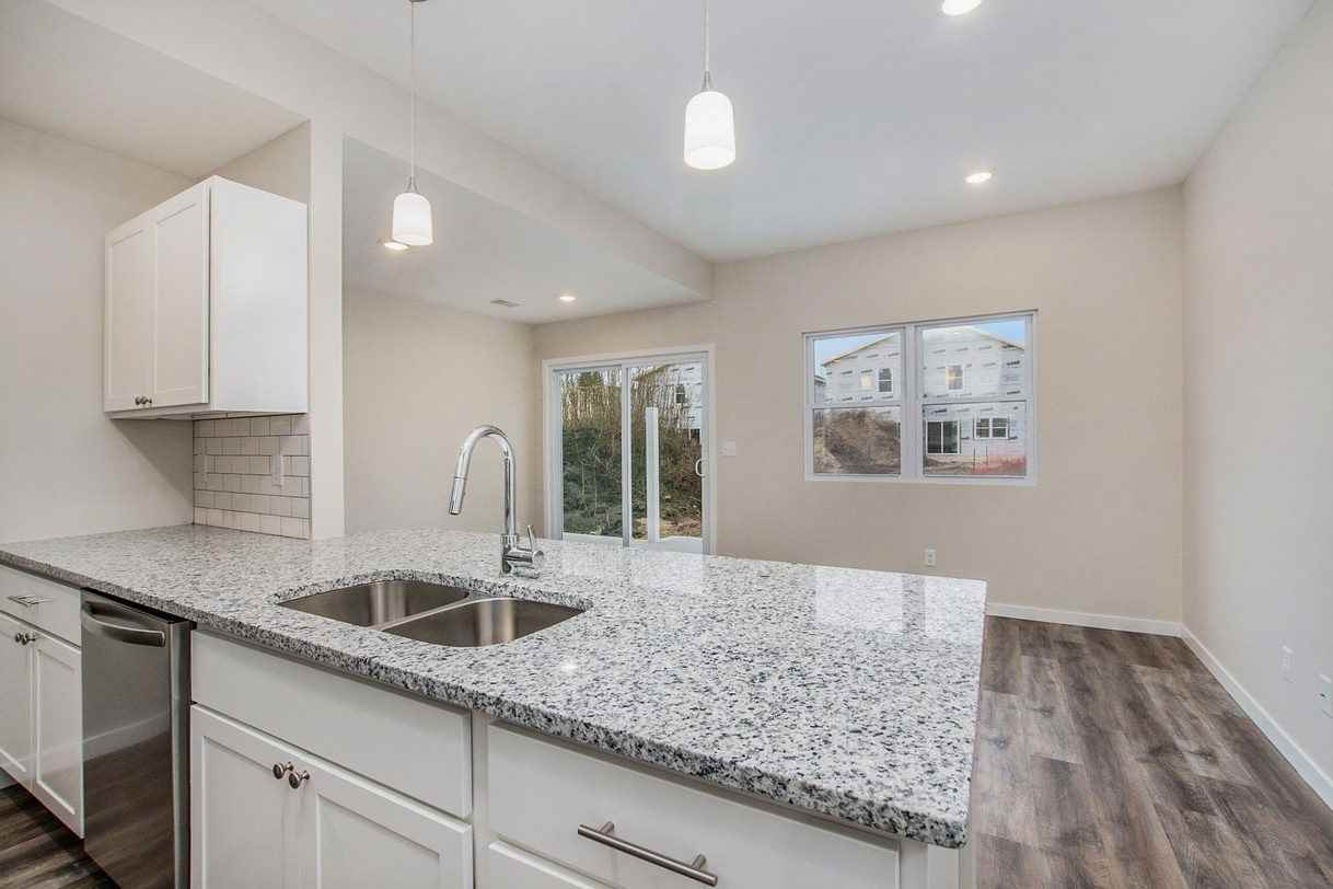 2184 Dowd St - Photo 2 of 26