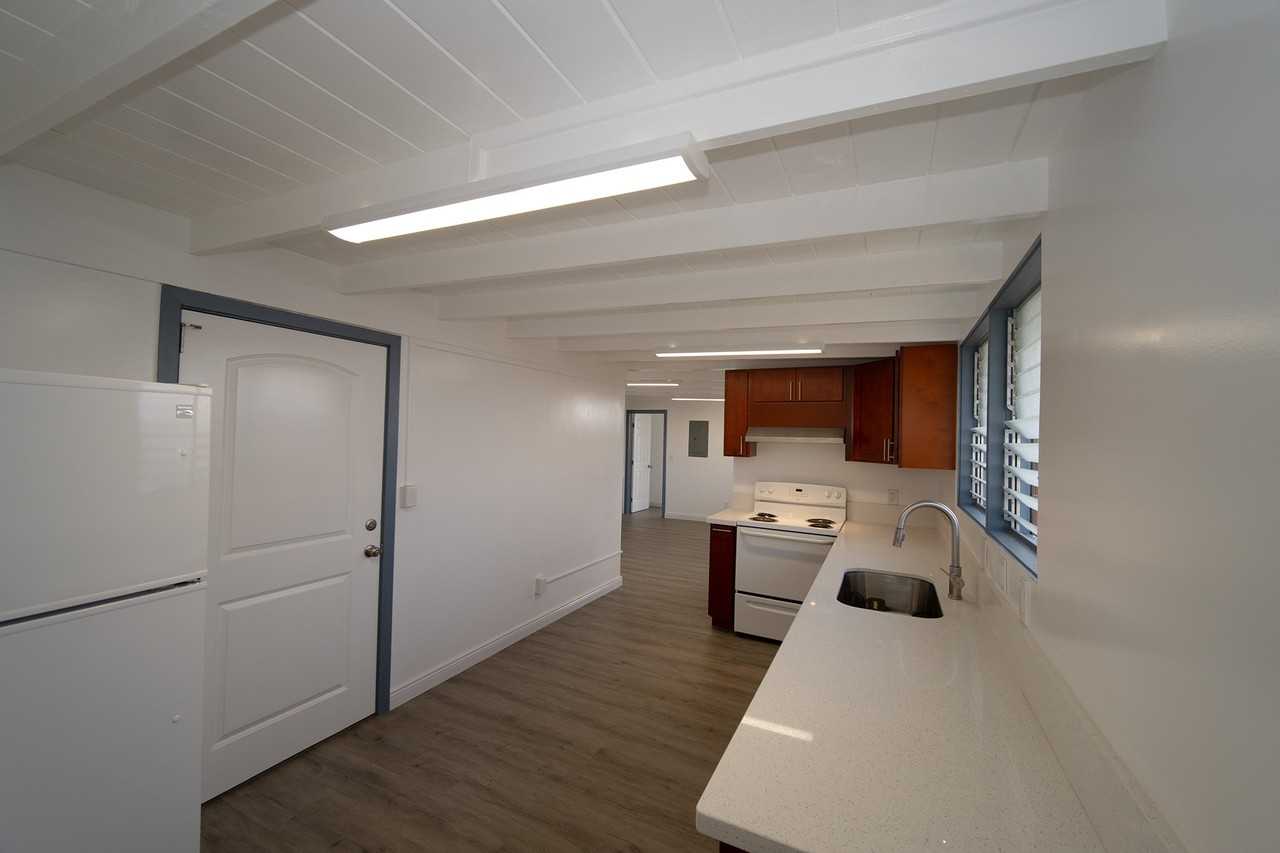 1957 Hoohai St Side 2 - Photo 2 of 10