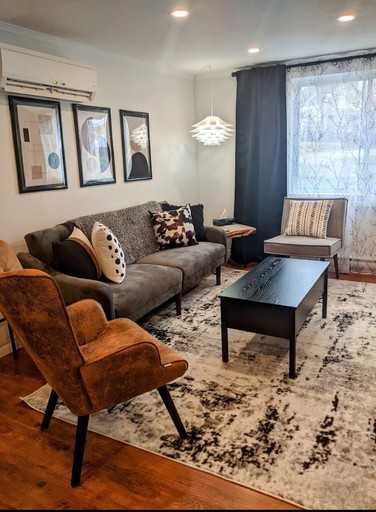 932 Upper Prince St - Photo 2 of 9