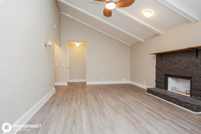 2104 Mullen Cir - Photo 3 of 16