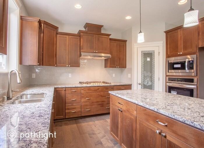 1315 Ne 13th St - Photo 3 of 19