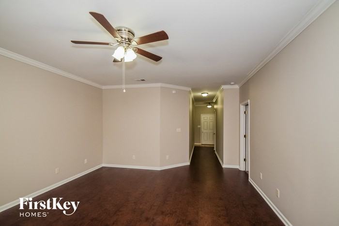 8540 Dover Dr - Photo 2 of 15