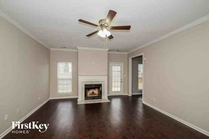 8540 Dover Dr - Photo 3 of 15