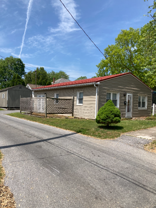 23 Roosevelt Ave - Photo 2 of 13