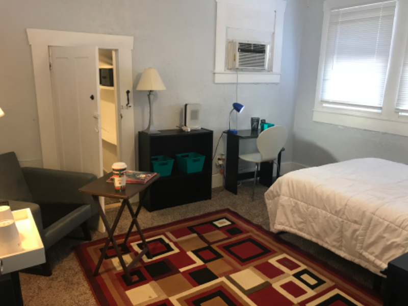 1624 Kentucky Ave - Photo 3 of 5