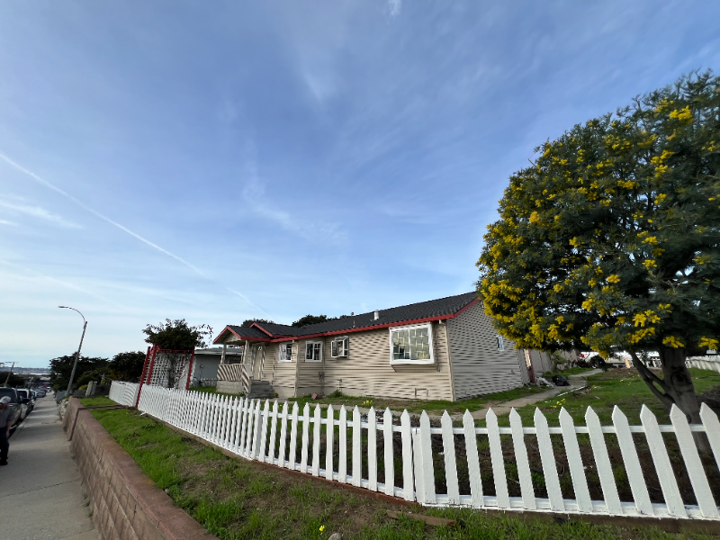 1365 La Salle Ave - Photo 3 of 8