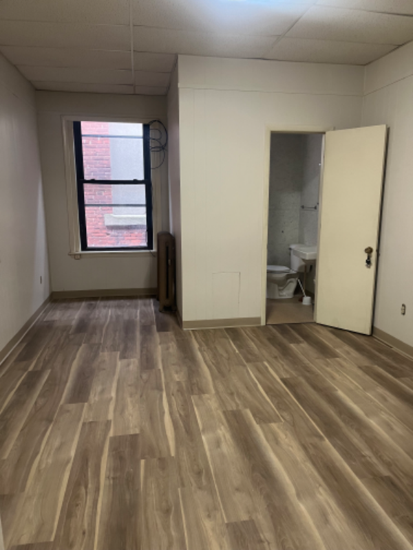 185 N Main St #2 - Photo 3 of 6