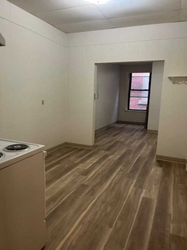 185 N Main St #2 - Photo 4 of 6