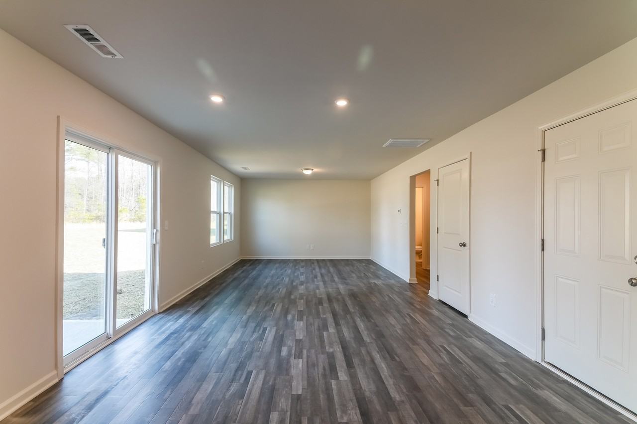 303 Spencer Dr - Photo 2 of 17