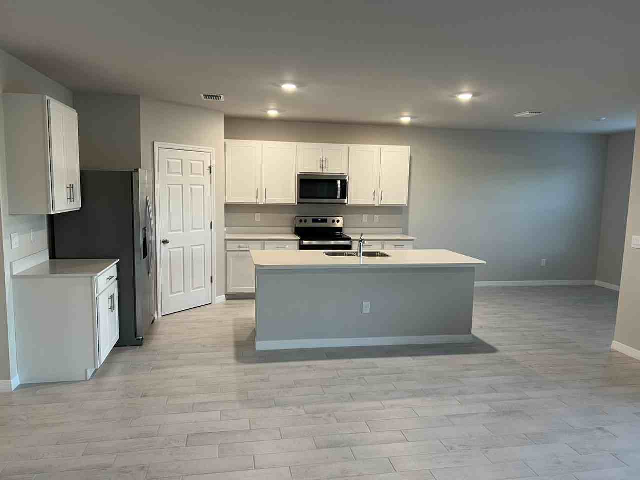 1327 SE 16th Pl - Photo 2 of 17