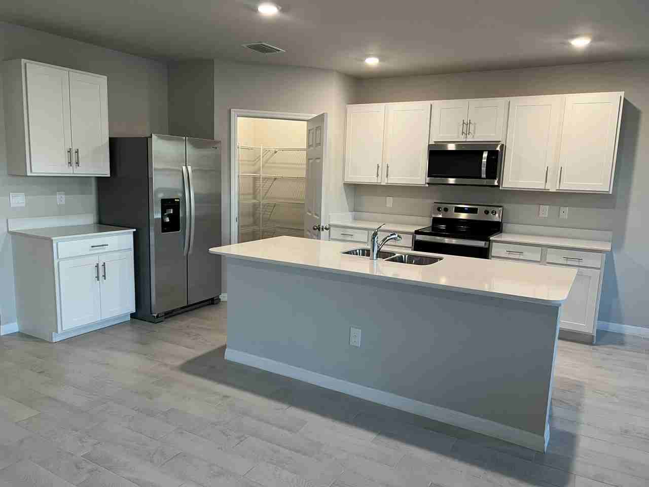 1327 SE 16th Pl - Photo 3 of 17