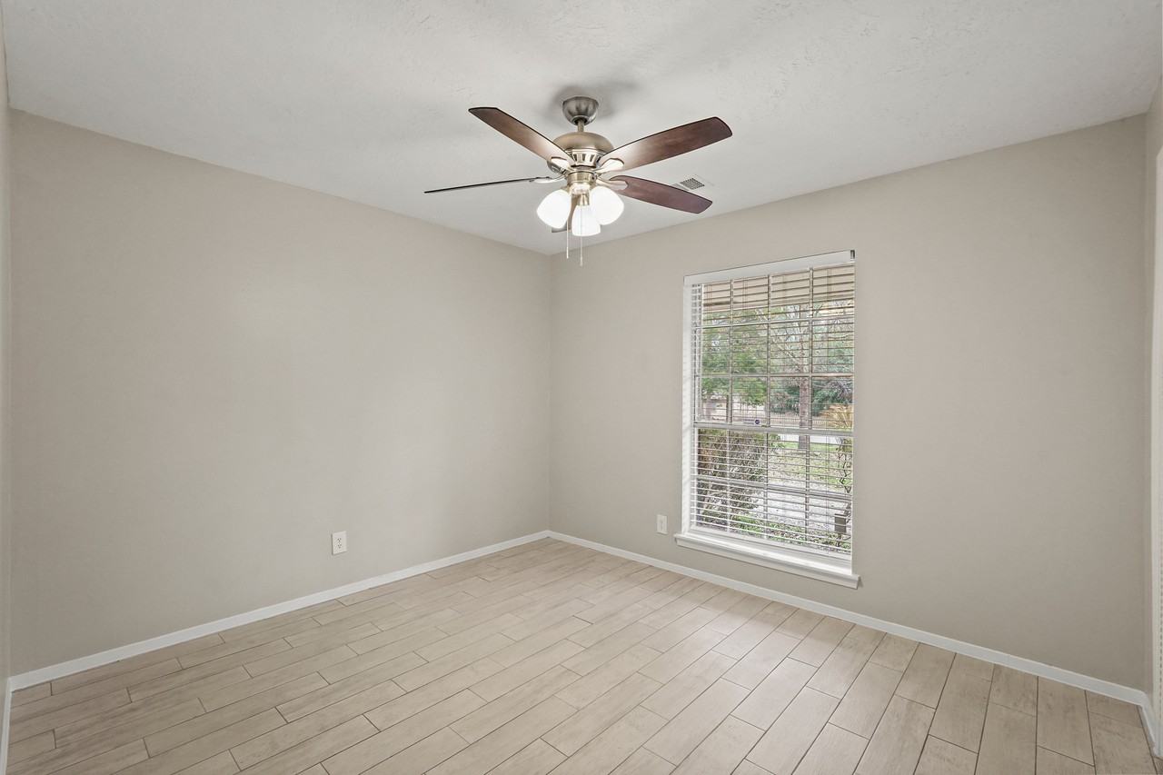 105 Navajo St #1 - Photo 3 of 24