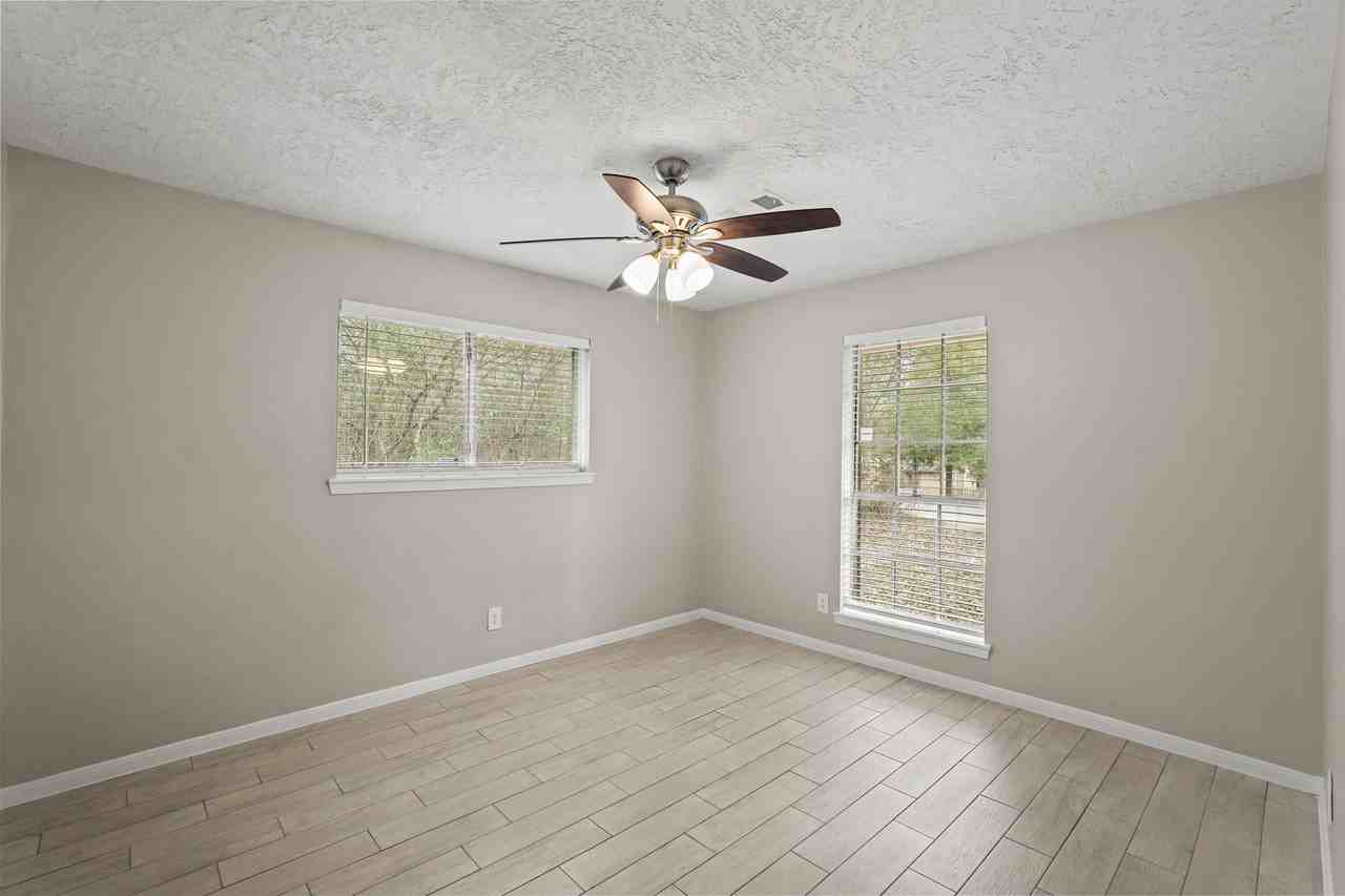 105 Navajo St #1 - Photo 4 of 24