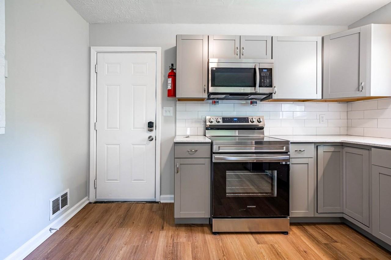 Springfield Pl - Photo 5 of 12