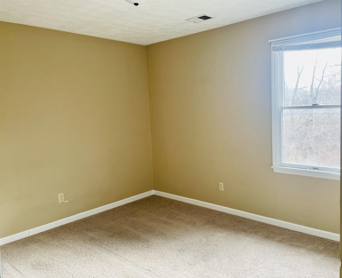 109 Carlton - Photo 2 of 5