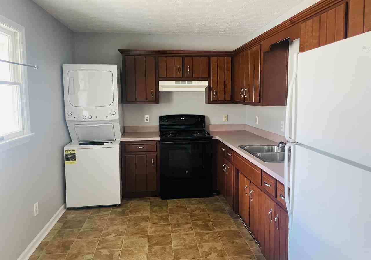 109 Carlton - Photo 3 of 5