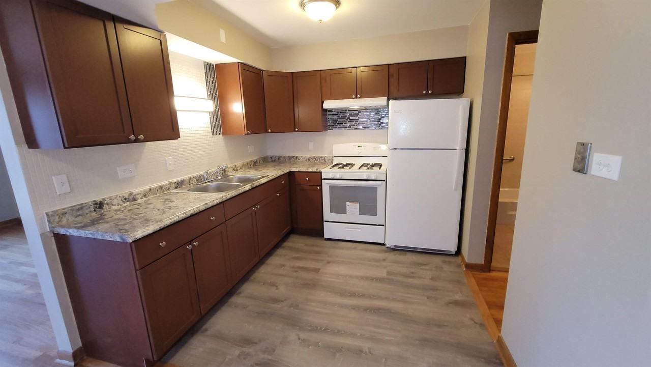 11185 Moraine Drive - Photo 2 of 25