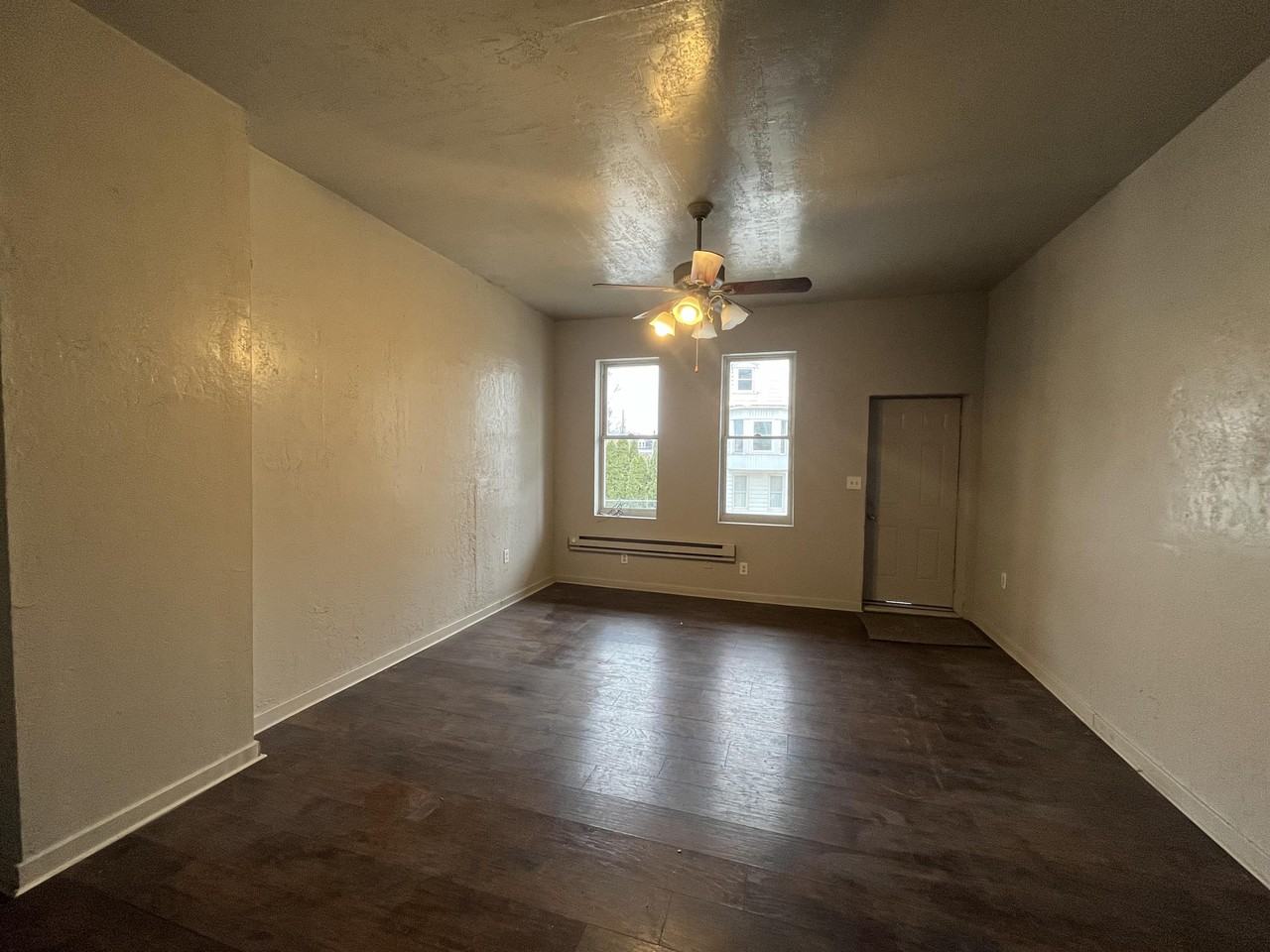 615 W Locust St #1 - Photo 5 of 28
