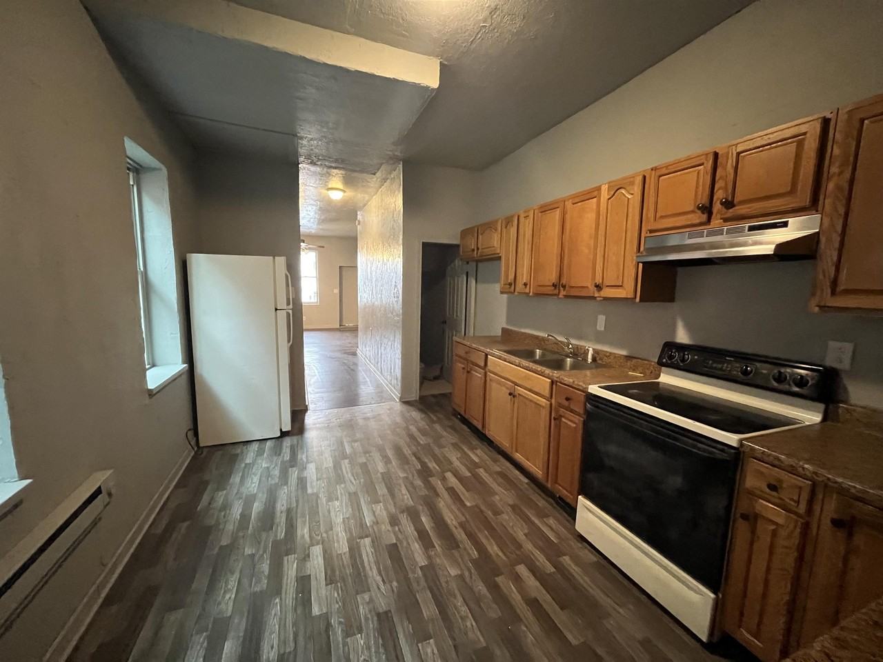 615 W Locust St #1 - Photo 7 of 28