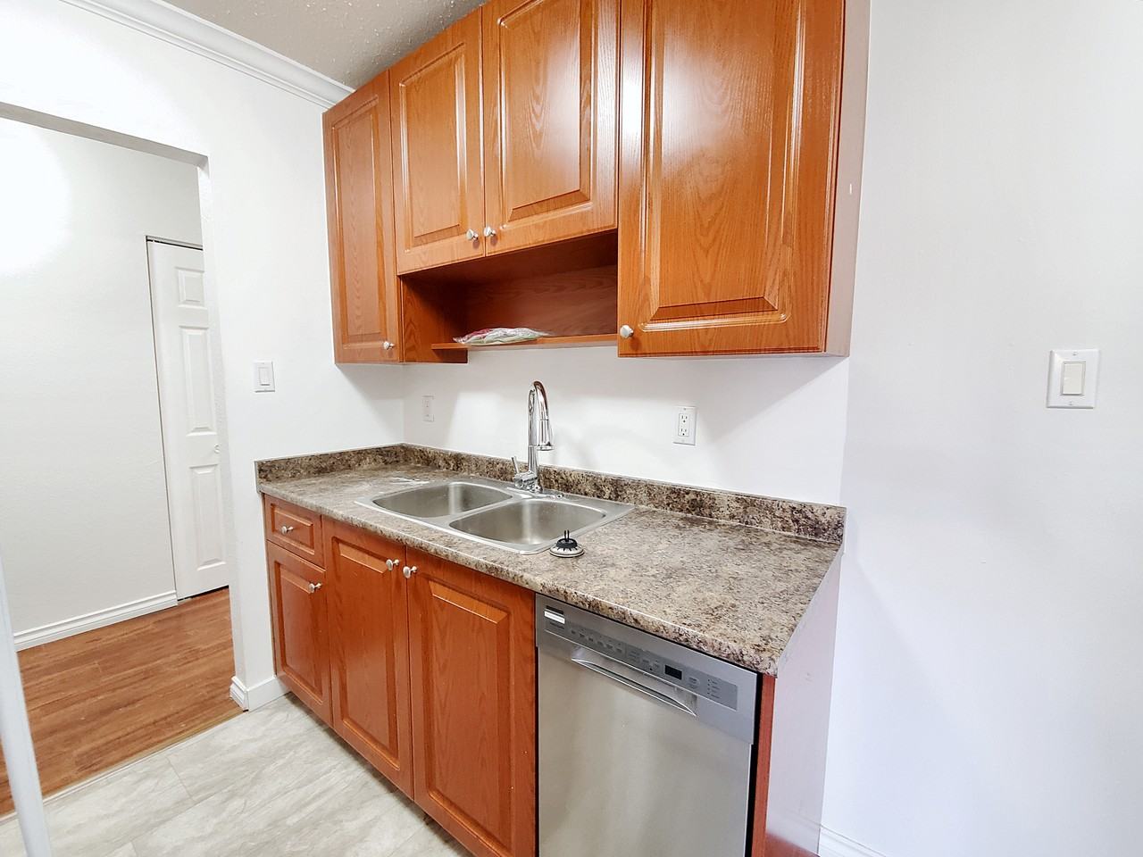 Crystal Gardens Apartments 702 Gloucester St, New Westminster, BC V3M 1K7 Zumper