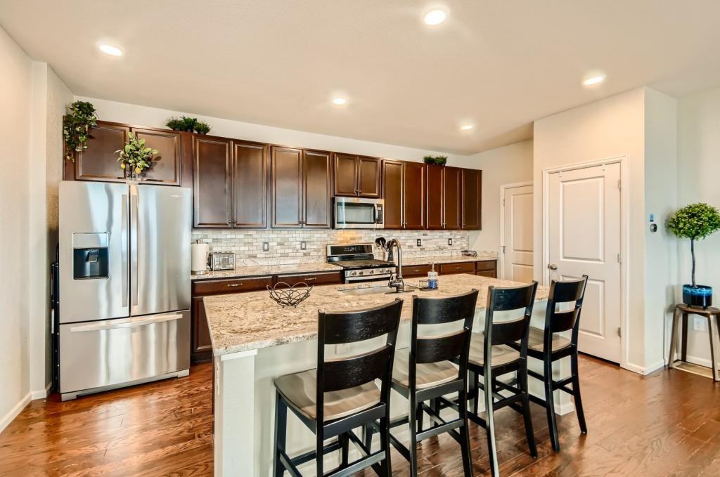 2808 Summer Day Ave - Photo 4 of 21